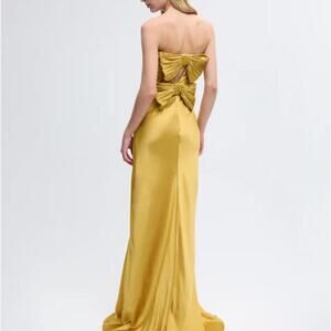 ALEJANDRA ALONSO ROJAS  Bustier Bow Gown